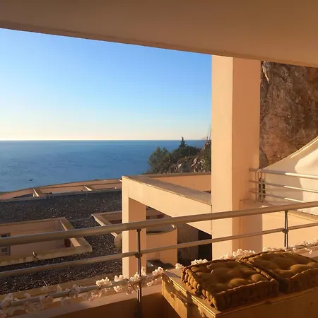 T3 Vue - Terrasse Couverte, Piscine, Parking, Proche Du Centre Ville.