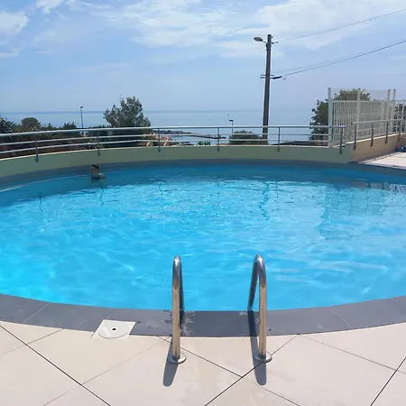 Apartamento T3 Vue - Terrasse Couverte, Piscine, Parking, Proche Du Centre Ville. *