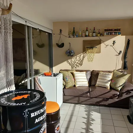 Apartamento T3 Vue - Terrasse Couverte, Piscine, Parking, Proche Du Centre Ville. *