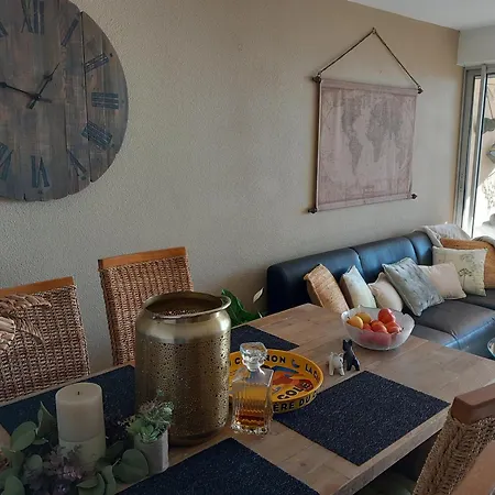 Apartamento T3 Vue - Terrasse Couverte, Piscine, Parking, Proche Du Centre Ville. *