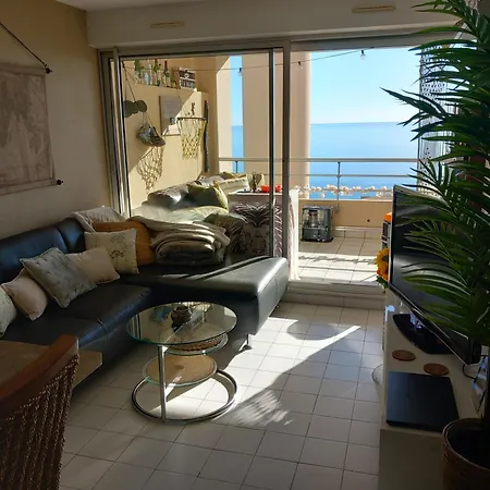 Apartment T3 Vue - Terrasse Couverte, Piscine, Parking, Proche Du Centre Ville.