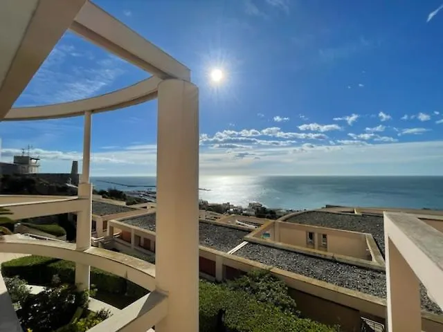 Апартаменты T3 Vue - Terrasse Couverte, Piscine, Parking, Proche Du Centre Ville.