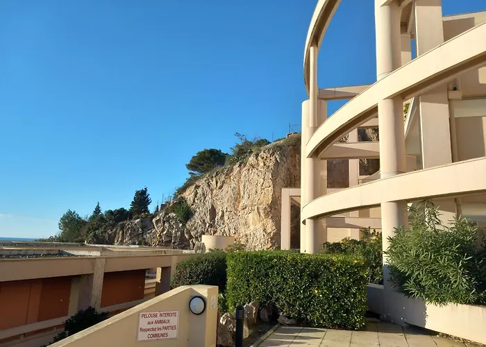 Апартаменты T3 Vue - Terrasse Couverte, Piscine, Parking, Proche Du Centre Ville. Сет