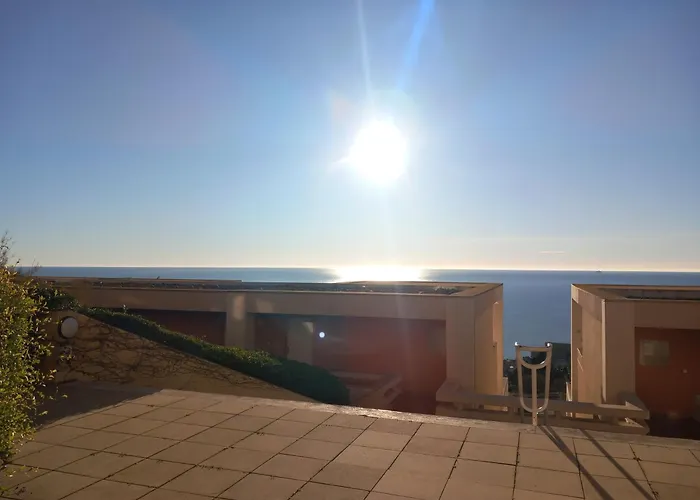 Апартаменты T3 Vue - Terrasse Couverte, Piscine, Parking, Proche Du Centre Ville. Сет