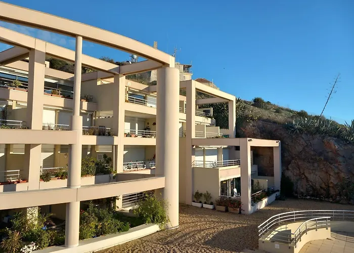 Апартаменты T3 Vue - Terrasse Couverte, Piscine, Parking, Proche Du Centre Ville.