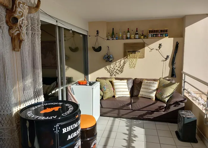 Апартаменты T3 Vue - Terrasse Couverte, Piscine, Parking, Proche Du Centre Ville. *