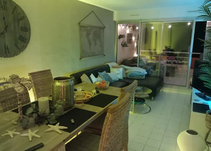 Апартаменты T3 Vue - Terrasse Couverte, Piscine, Parking, Proche Du Centre Ville. Сет