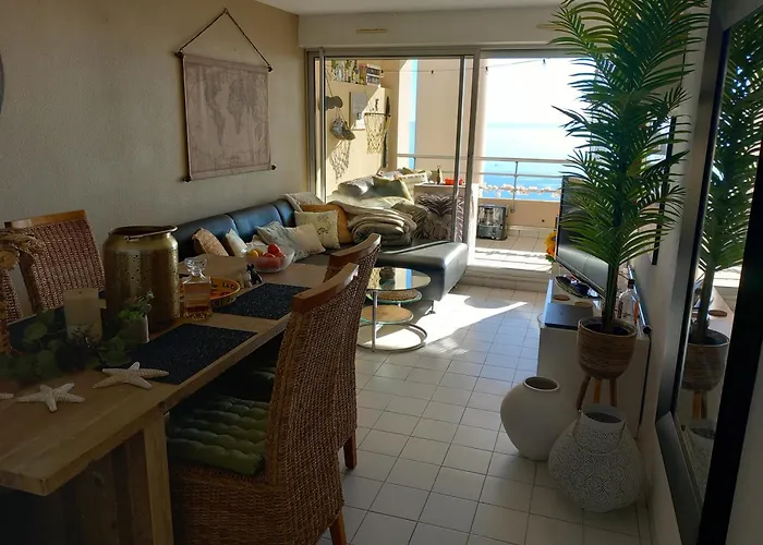 Апартаменты T3 Vue - Terrasse Couverte, Piscine, Parking, Proche Du Centre Ville.